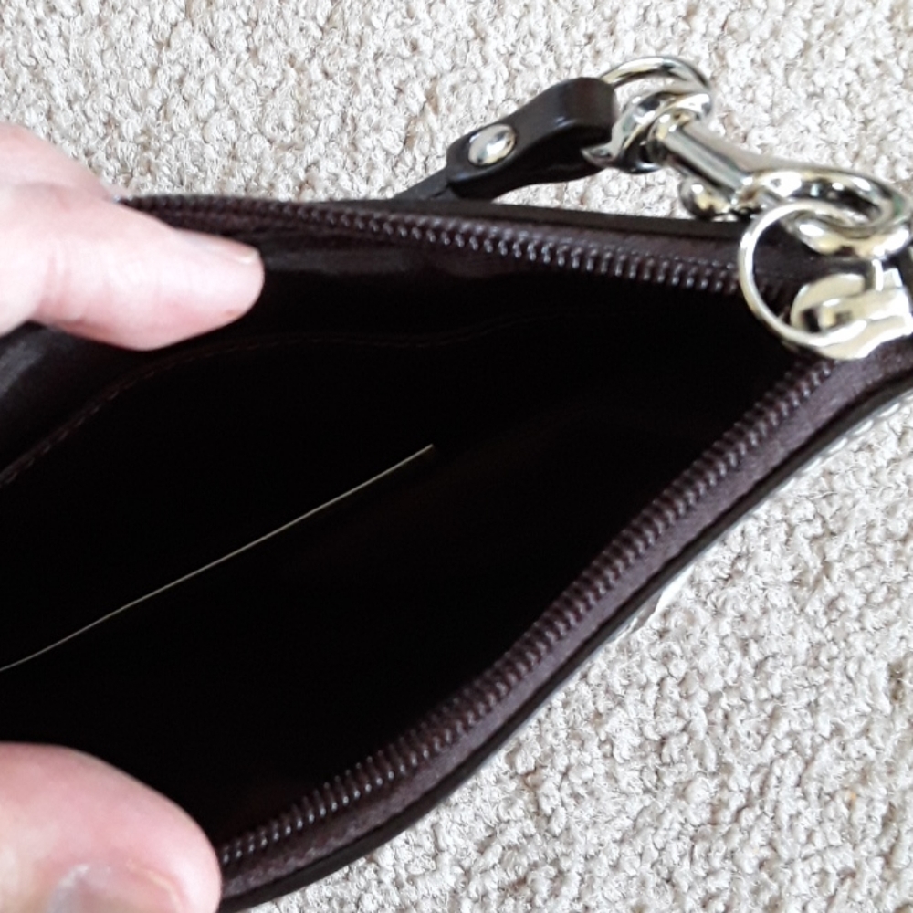 Brand new Coach wristlet - Picture 3 of 3